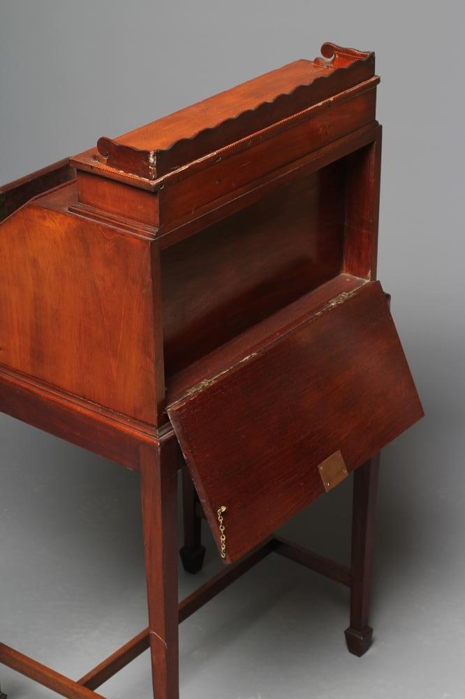 A SMALL EDWARDIAN MAHOGANY BONHEUR DU JOUR with chequer stringing and inlaid paterae Image