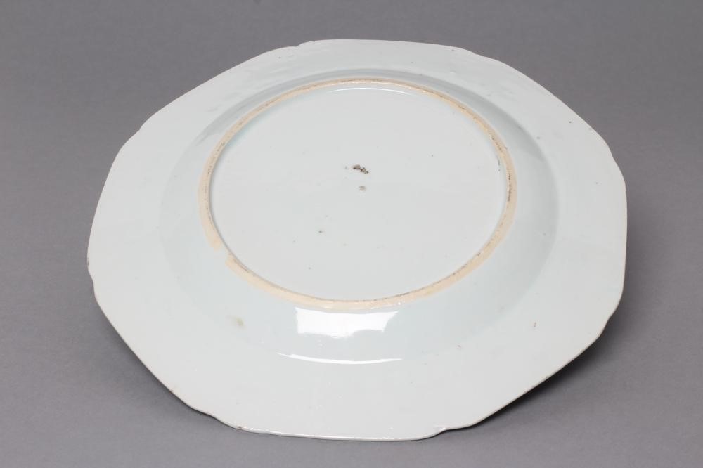 A PAIR OF CHINESE EXPORT PORCELAIN PLATES of octagonal form Image