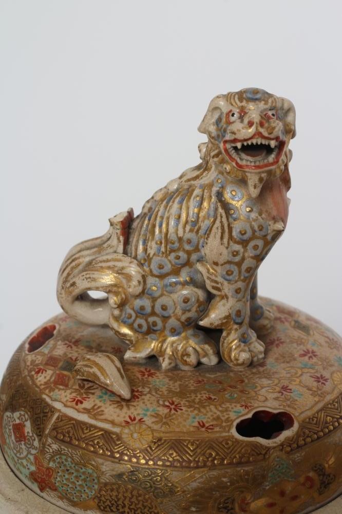 A SATSUMA EARTHENWARE BOX AND COVER Image