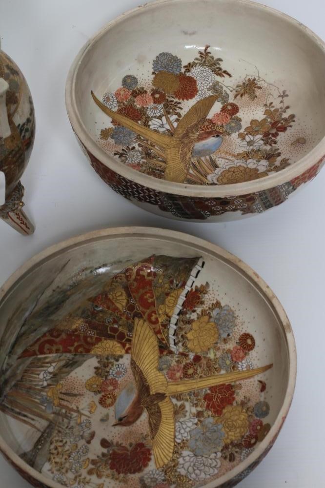 A SATSUMA EARTHENWARE BOX AND COVER Image