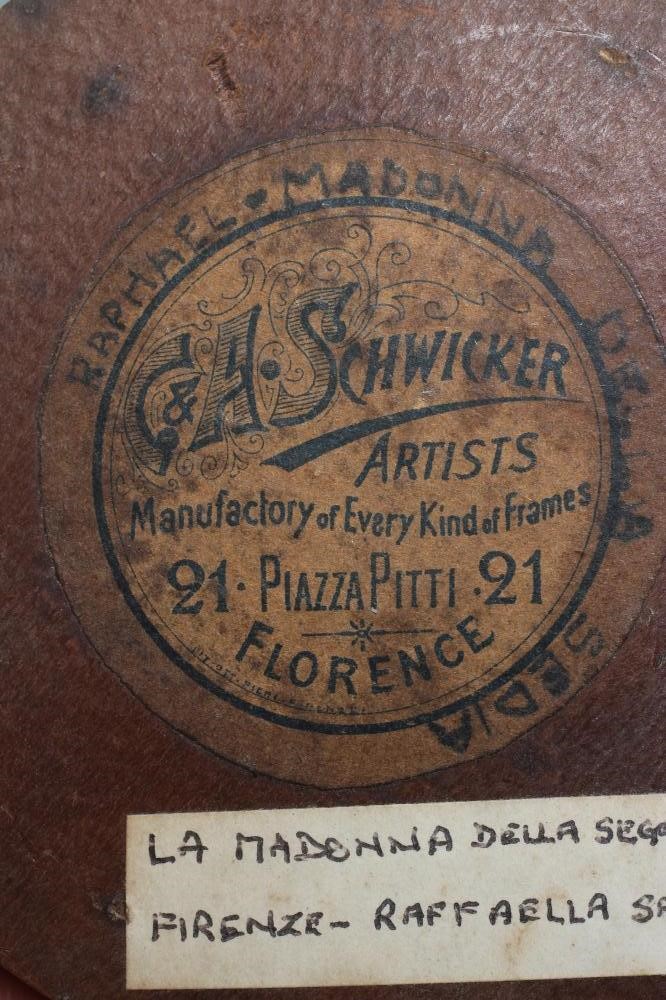 A CONTINENTAL PORCELAIN ROUNDEL Image