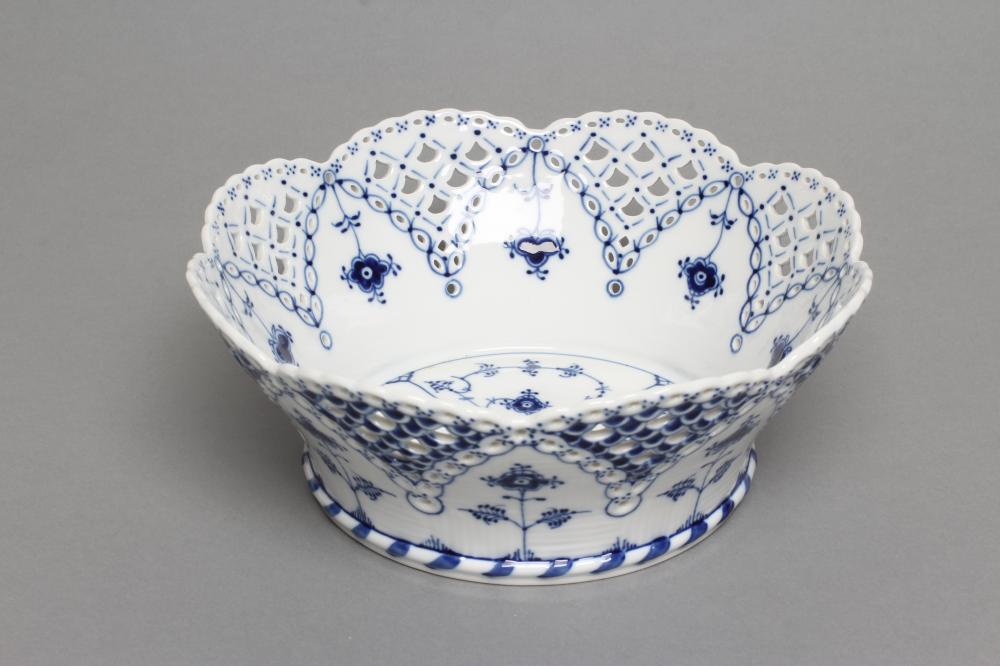 A ROYAL COPENHAGEN PORCELAIN BASKET Image
