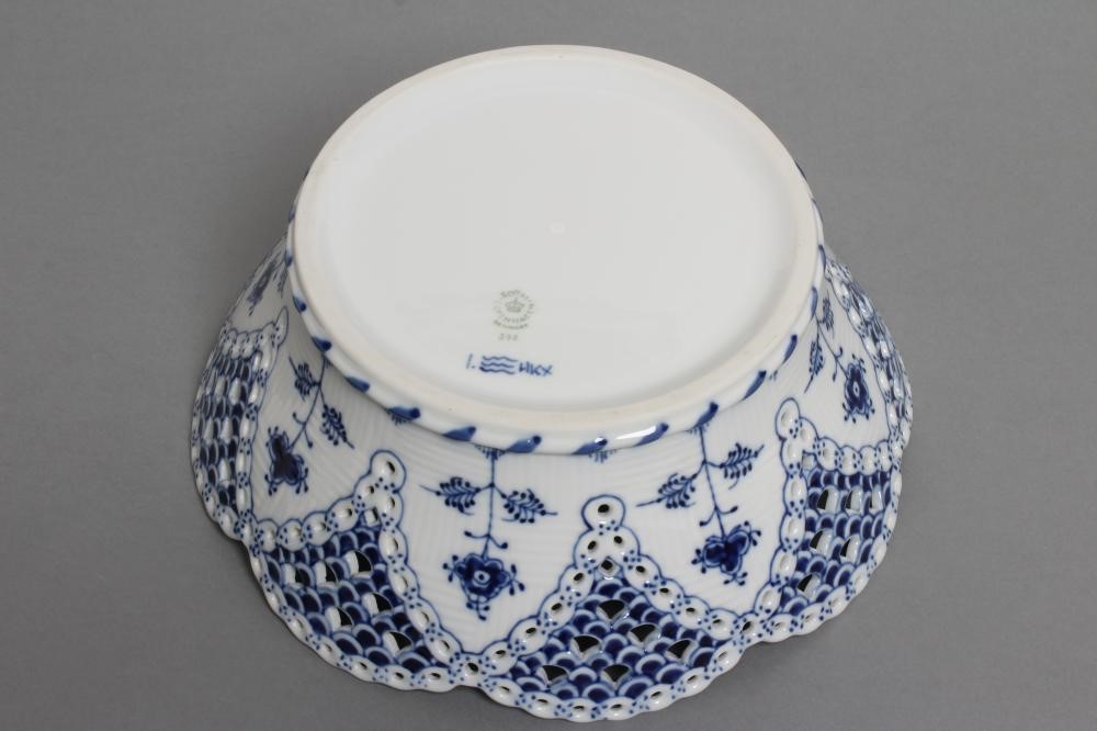 A ROYAL COPENHAGEN PORCELAIN BASKET Image