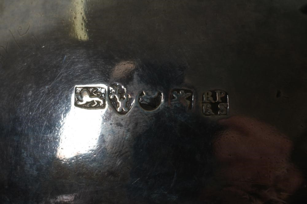 A GEORGE III SILVER SAUCEBOAT Image