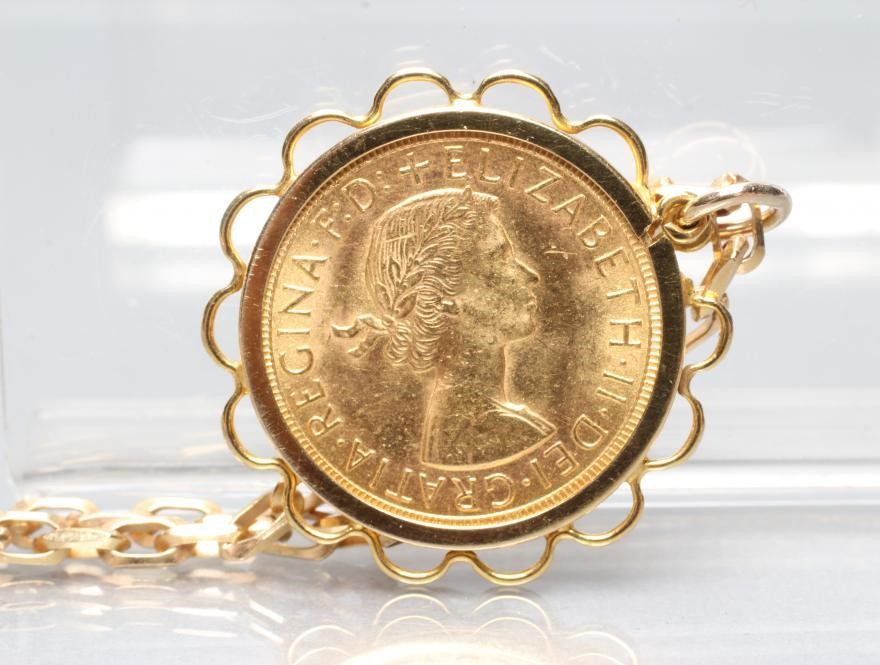 AN ELIZABETH II SOVEREIGN Image