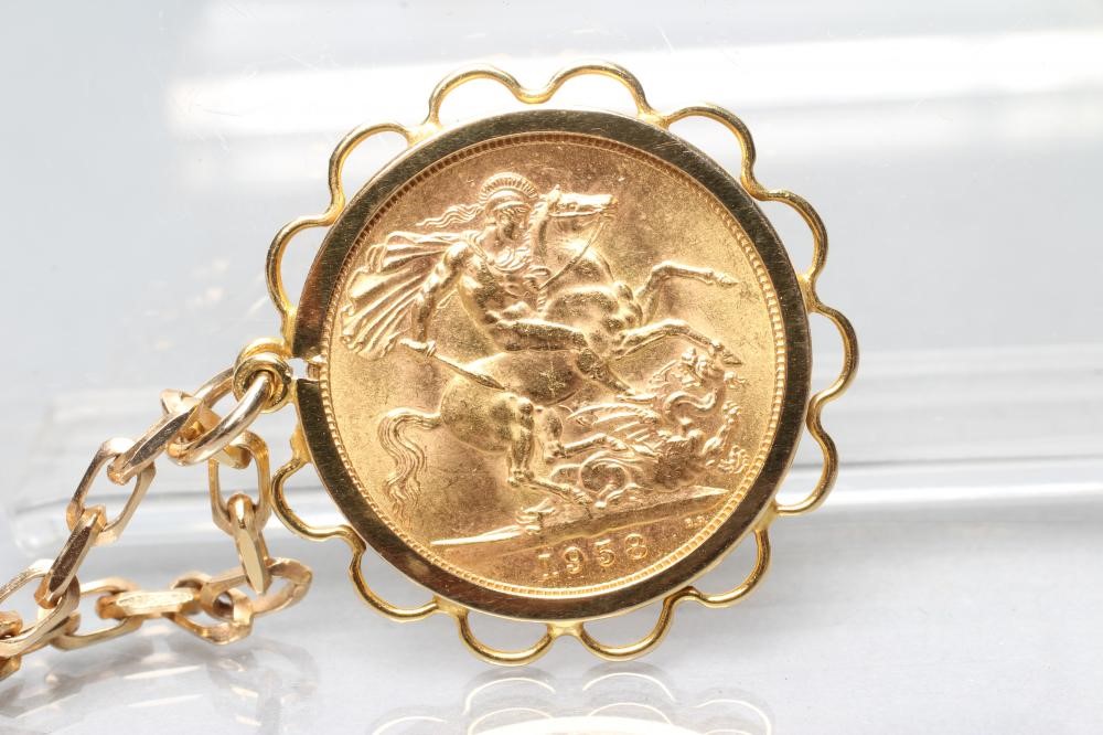 AN ELIZABETH II SOVEREIGN Image