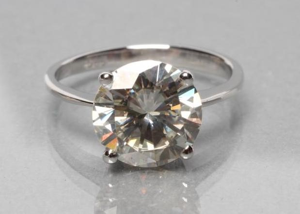 A SOLITAIRE MOISSANITE RING Image
