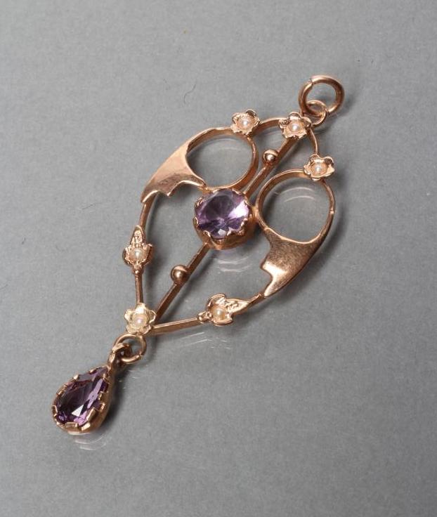 AN EDWARDIAN STYLE 9CT GOLD PENDANT Image