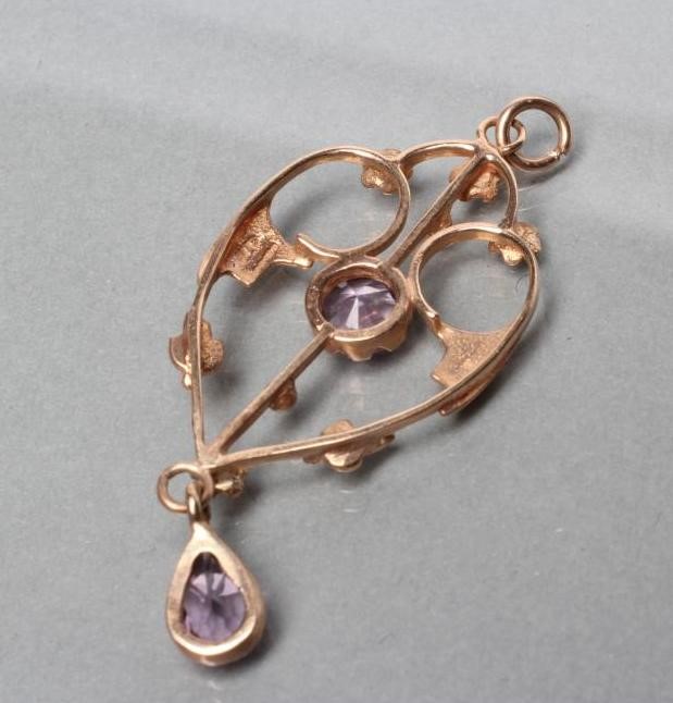 AN EDWARDIAN STYLE 9CT GOLD PENDANT Image