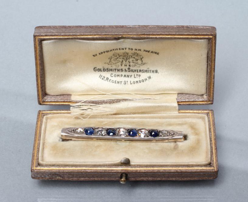 A VICTORIAN SAPPHIRE AND DIAMOND BROOCH Image