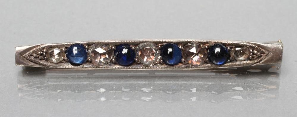 A VICTORIAN SAPPHIRE AND DIAMOND BROOCH Image