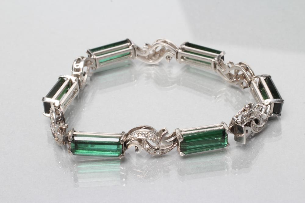A TOURMALINE AND DIAMOND BRACELET Image