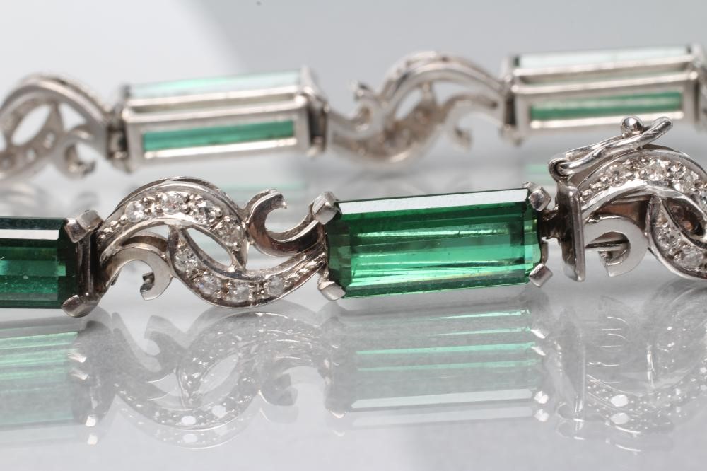A TOURMALINE AND DIAMOND BRACELET Image