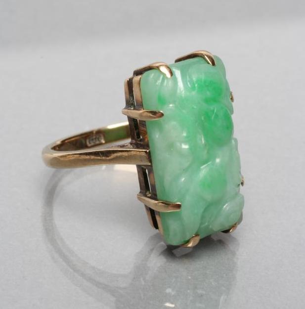 A COCKTAIL RING Image