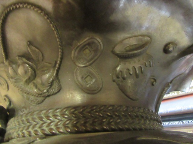 A LARGE JAPANESE BRONZED METAL VASE Image