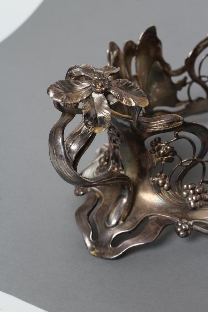 AN ART NOUVEAU WMF CENTRE BOWL Image