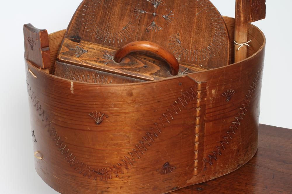 A SCANDINAVIAN BENTWOOD FOOD STORAGE BOX Image
