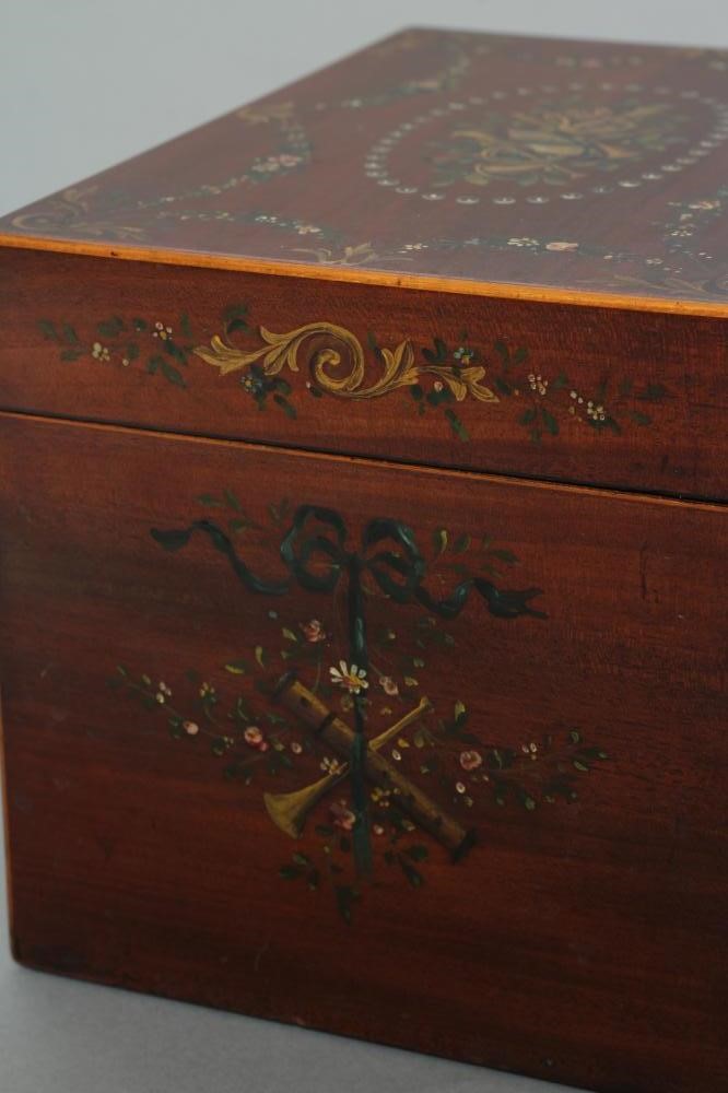 A GEORGIAN MAHOGANY TEA CADDY Image