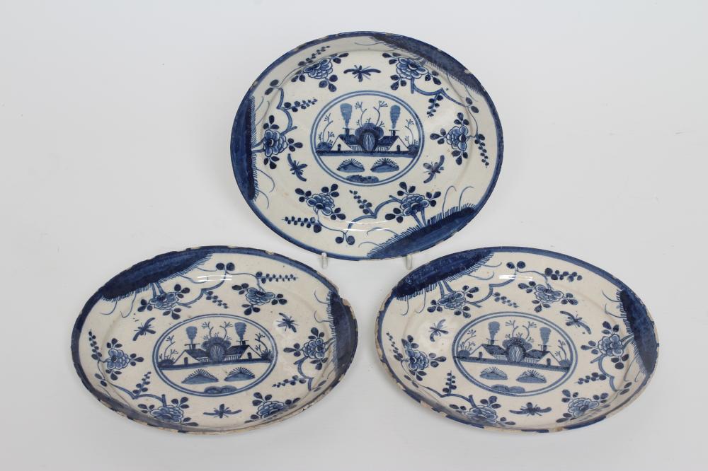 A SET OF THREE DUTCH DELFT PANCAKE PLATES Image