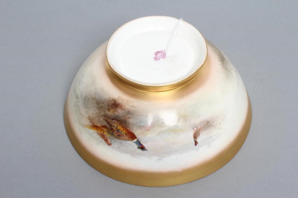 A ROYAL WORCESTER CHINA BOWL Image