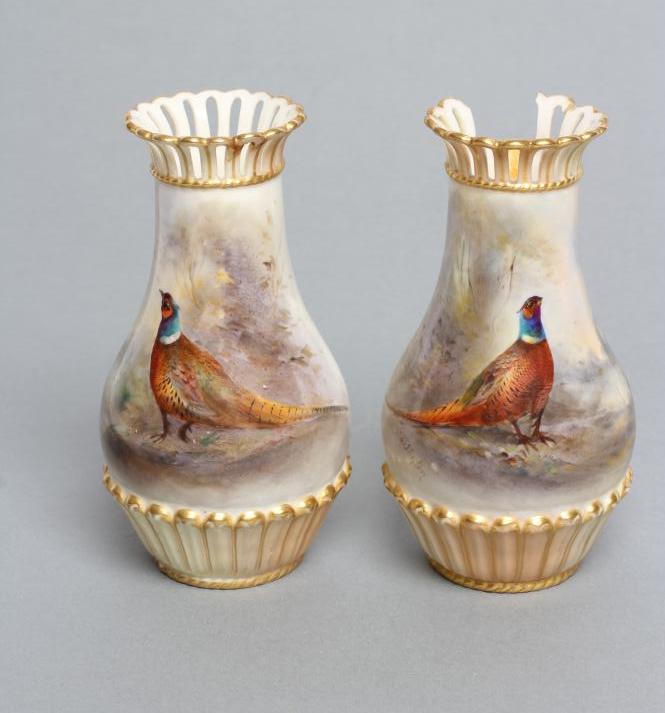 A PAIR OF ROYAL WORCESTER CHINA VASES Image