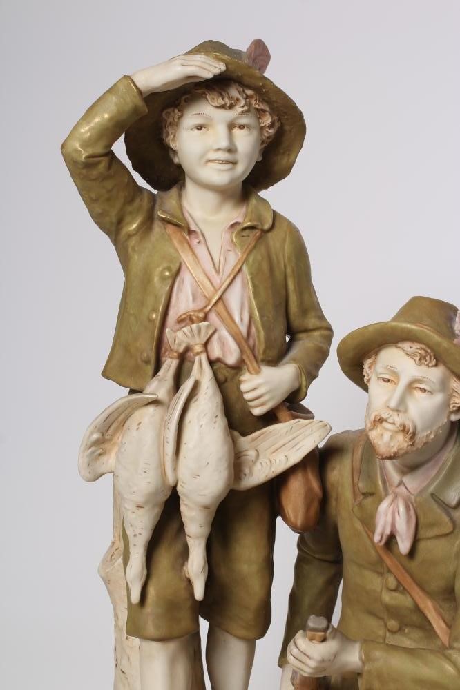 A ROYAL DUX FIGURE GROUP Image