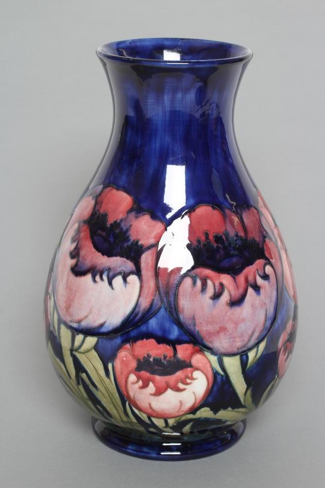A MOORCROFT POTTERY VASE Image