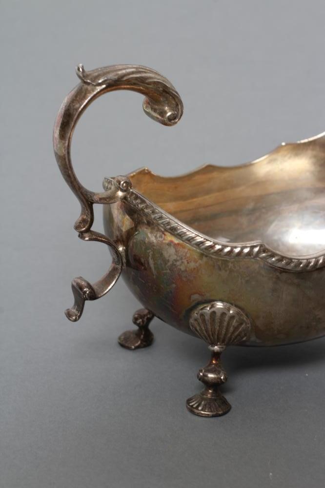 A GEORGIAN STYLE SILVER SAUCEBOAT Image
