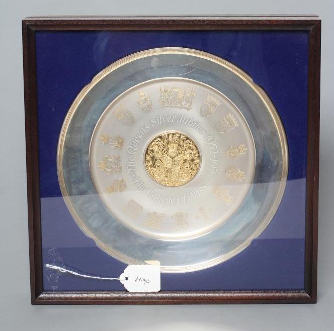 A QUEEN'S SILVER JUBILEE "COLLEGE OF ARMS" SILVER PLATE Image