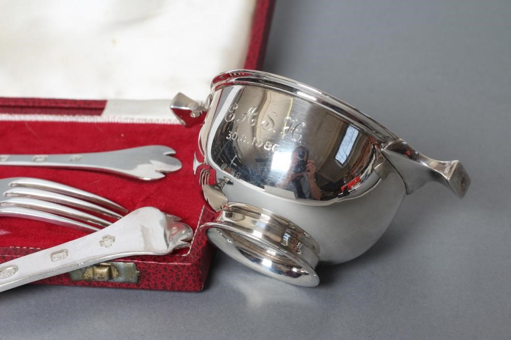 A SILVER CHRISTENING SET Image