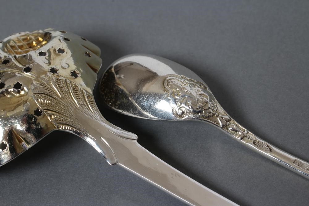 A VICTORIAN SILVER MUSTARD SPOON Image