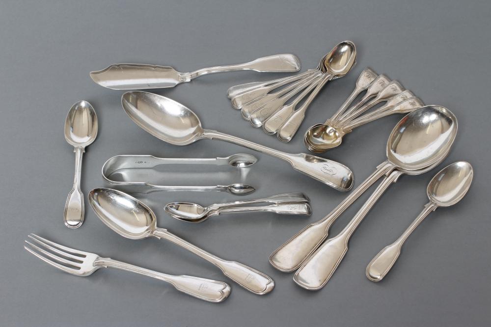 A MATCHED AND COMPOSITE SILVER PART TABLE SERVICE Image