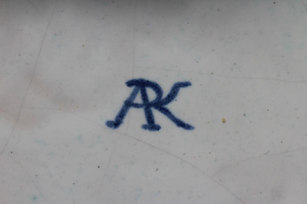 A PAIR OF DUTCH DELFT BOUGH POTS Image