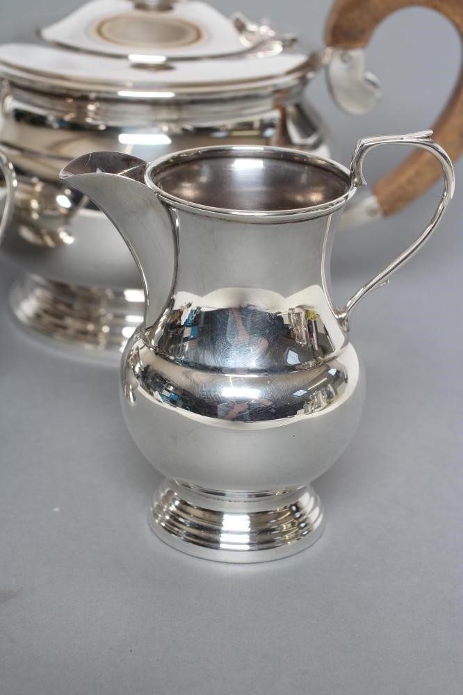A THREE PIECE TEA SERVICE Image
