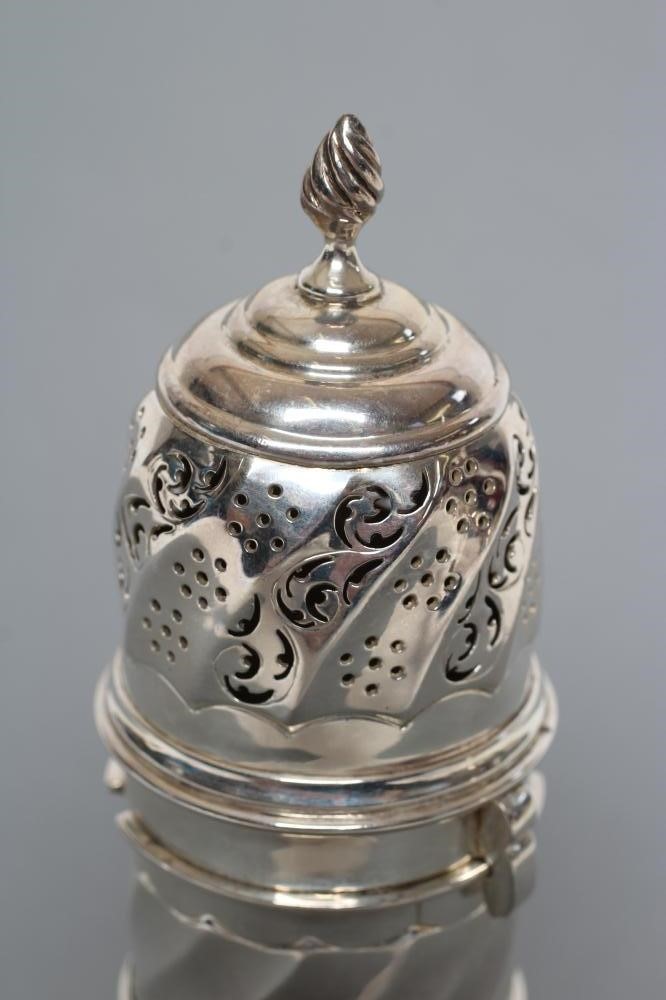 A LIGHTHOUSE SUGAR CASTOR Image