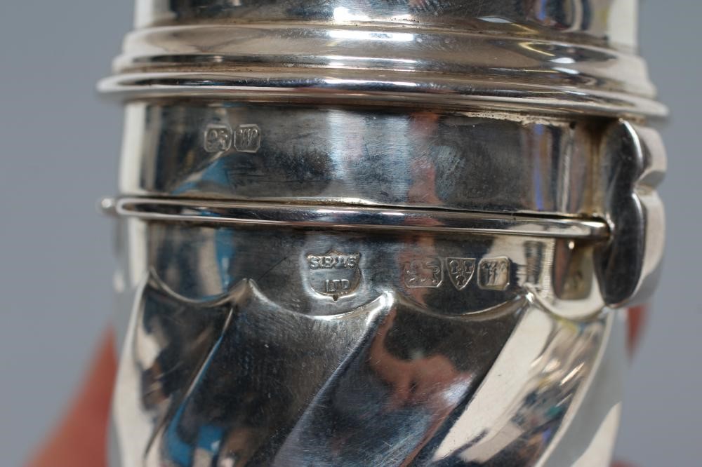 A LIGHTHOUSE SUGAR CASTOR Image