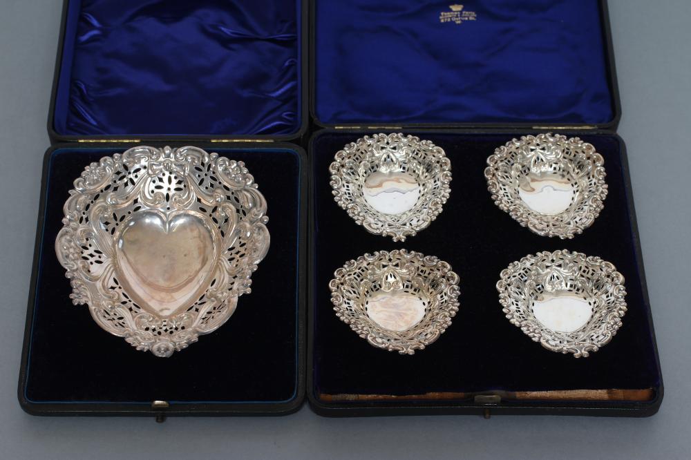 A SET OF FOUR LATE VICTORIAN BONBON DISHES Image