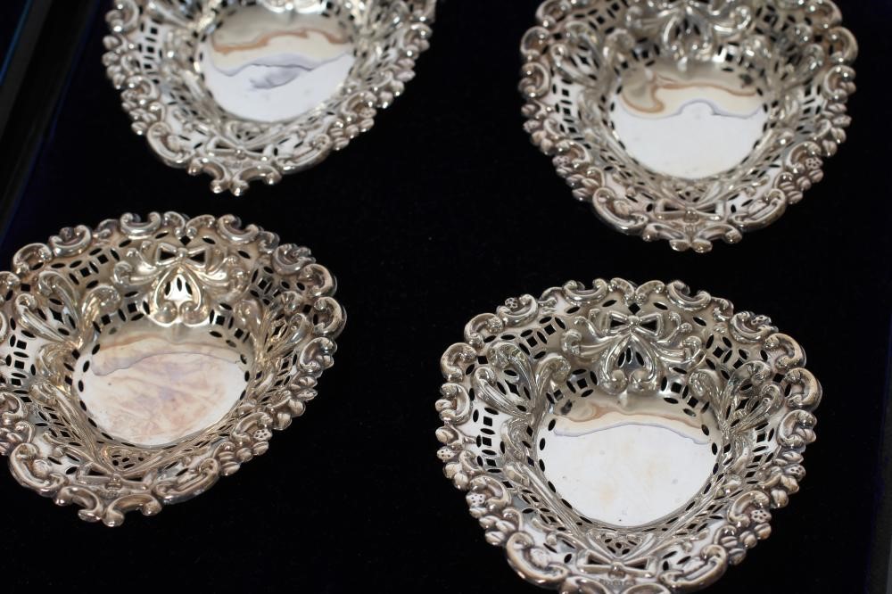 A SET OF FOUR LATE VICTORIAN BONBON DISHES Image