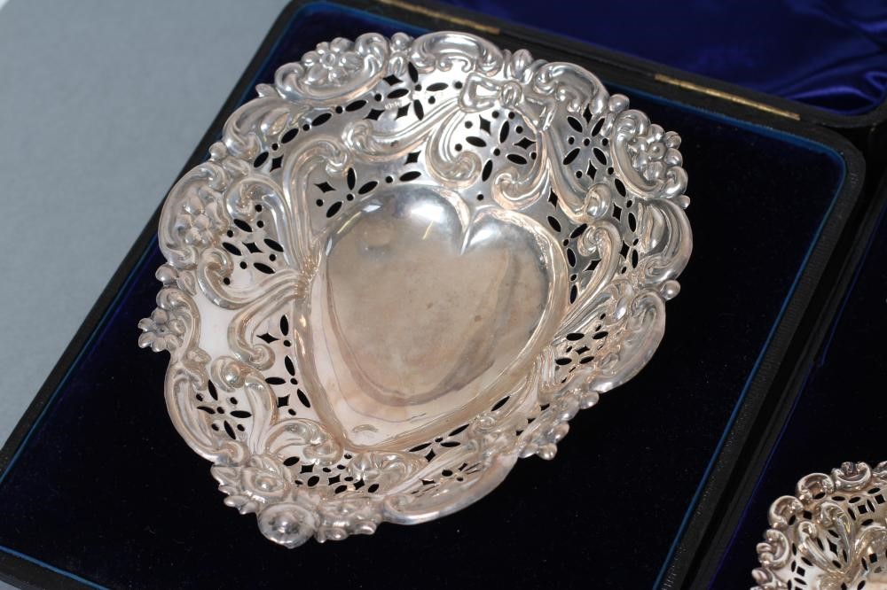 A SET OF FOUR LATE VICTORIAN BONBON DISHES Image