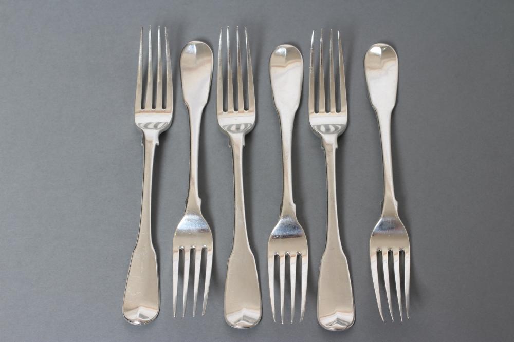 A SET OF SIX LATE GEORGE III TABLE FORKS Image