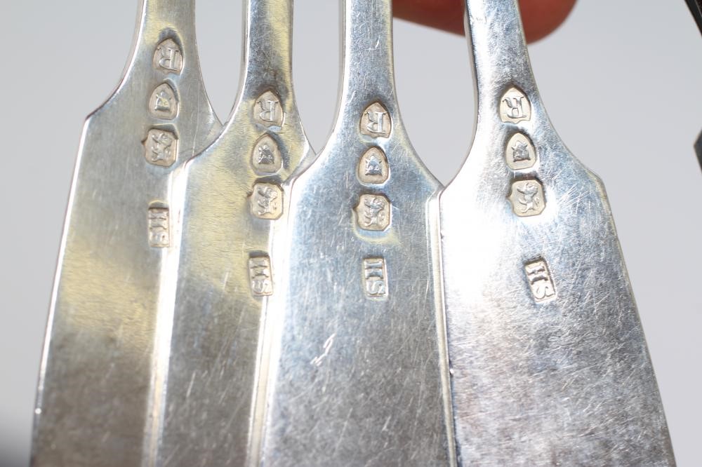 A SET OF SIX VICTORIAN DESSERT SPOONS Image