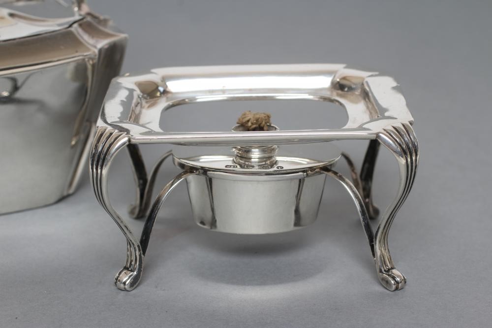 A LATE VICTORIAN SCOTTISH SMALL SPIRIT KETTLE Image