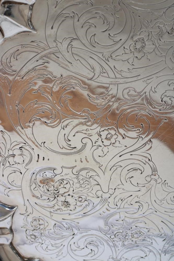 AN EARLY VICTORIAN LARGE SALVER Image