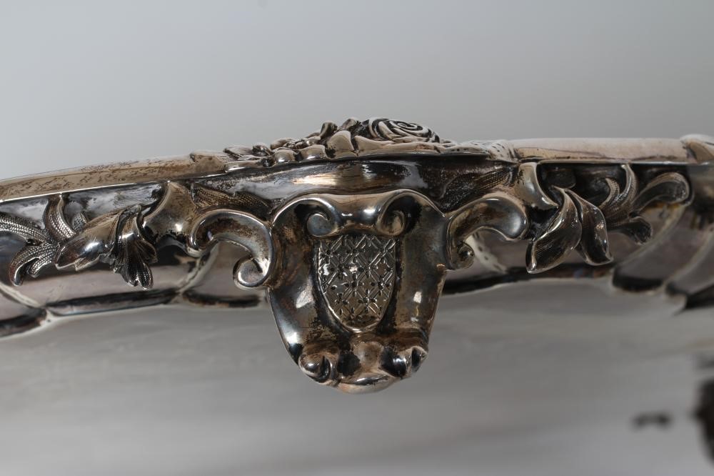 AN EARLY VICTORIAN LARGE SALVER Image