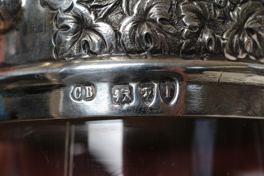 A LATE VICTORIAN GLASS CLARET JUG Image