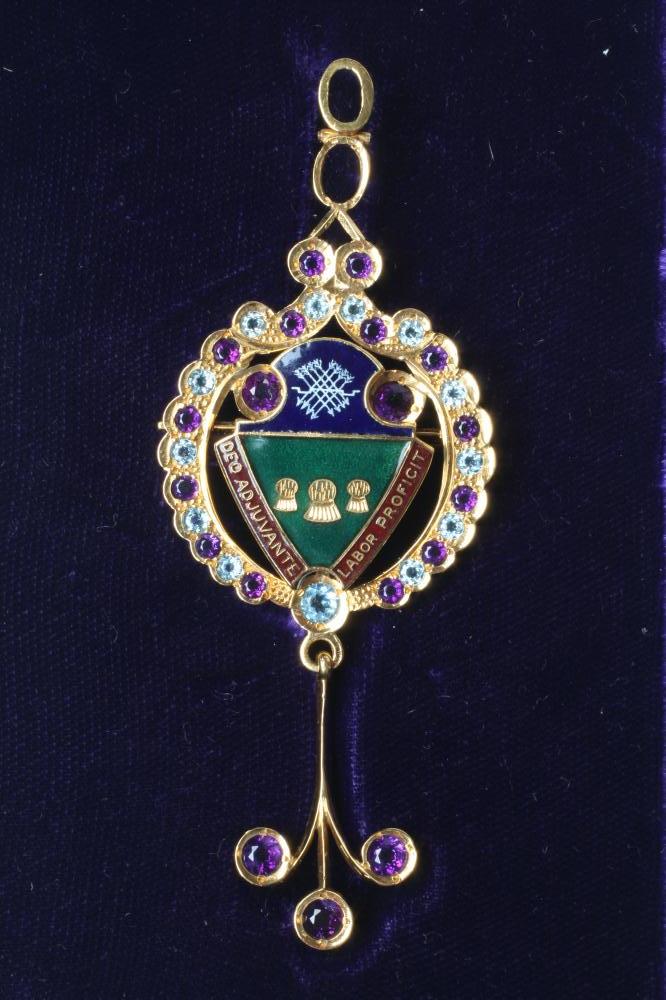 A 9CT GOLD LADY MAYORESS' JEWEL Image