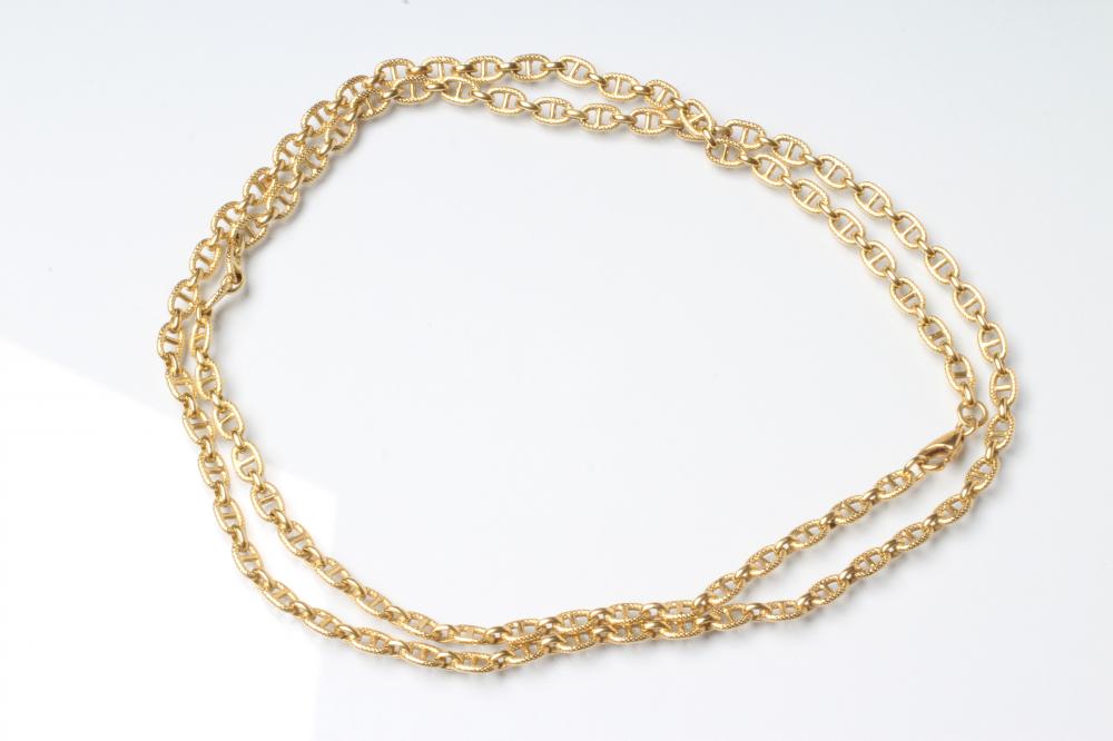 AN 18CT GOLD FANCY CHAIN LINK NECKLACE Image