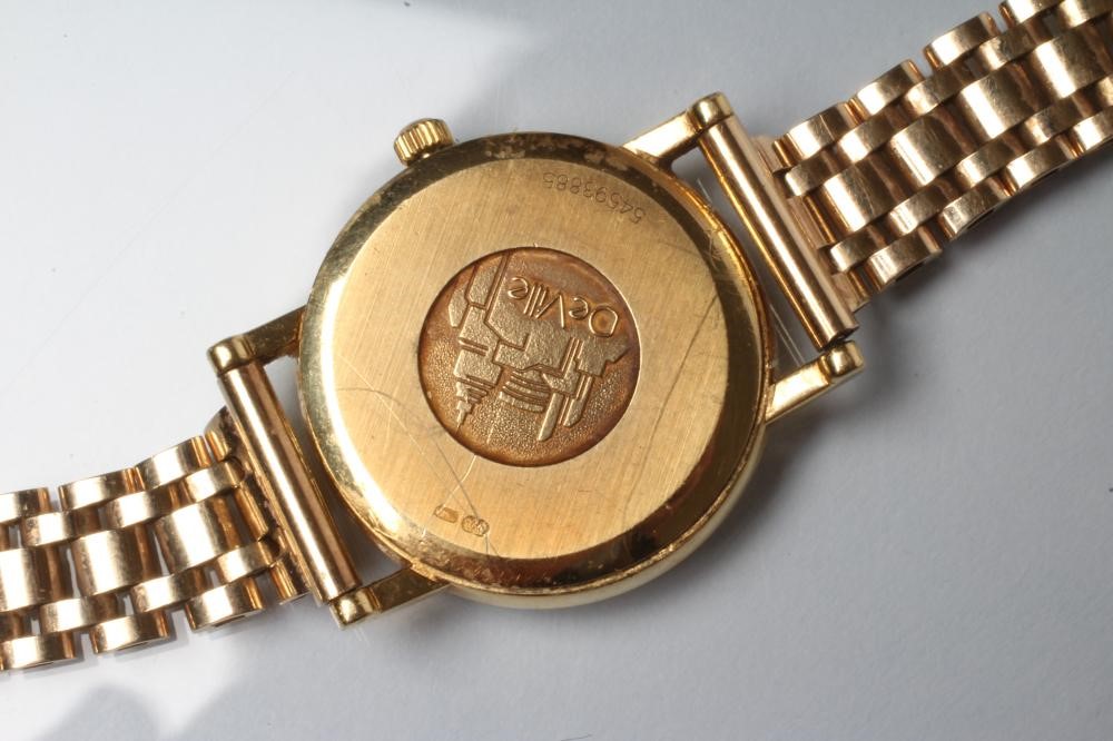 AN 18CT GOLD MID-SIZE OMEGA DE VILLE WRISTWATCH Image