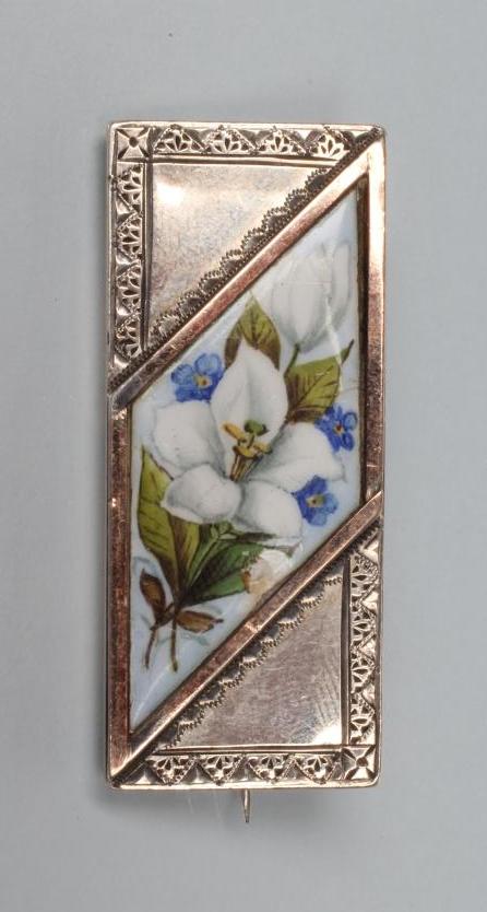 A VICTORIAN BROOCH Image