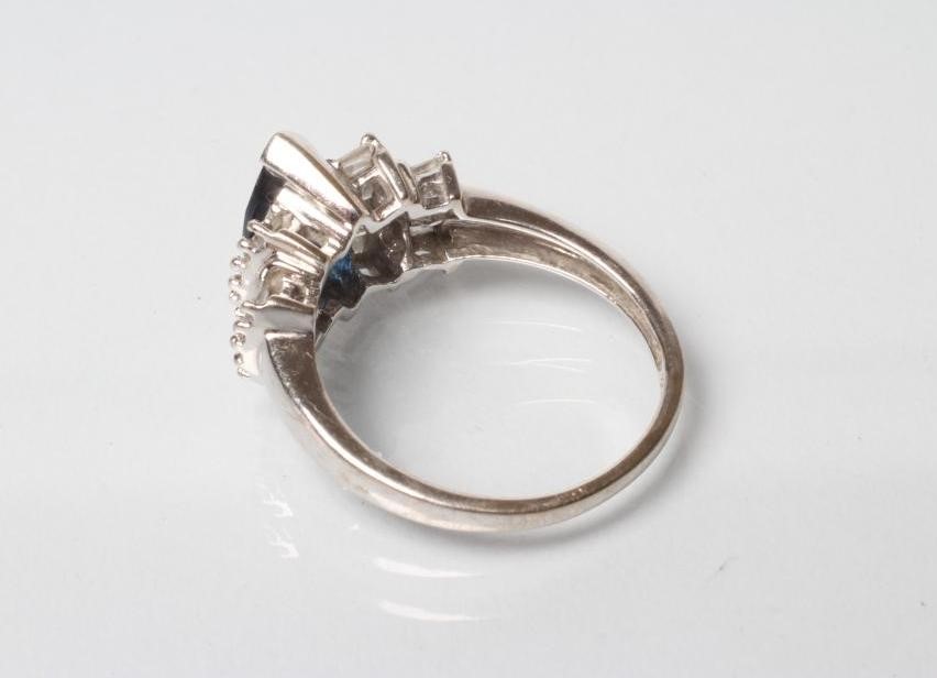 A SAPPHIRE AND DIAMOND DRESS RING Image